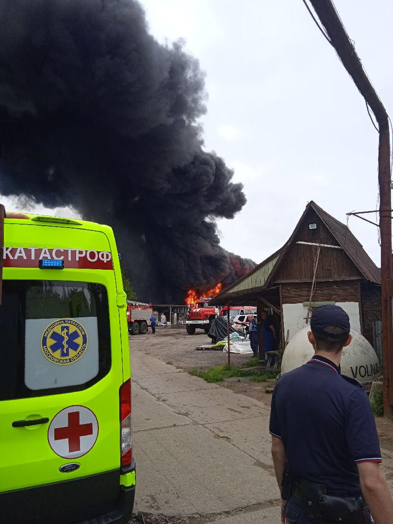 пожар, склад, Раменский, район, удобрения, МЧС, тушение, возгорание