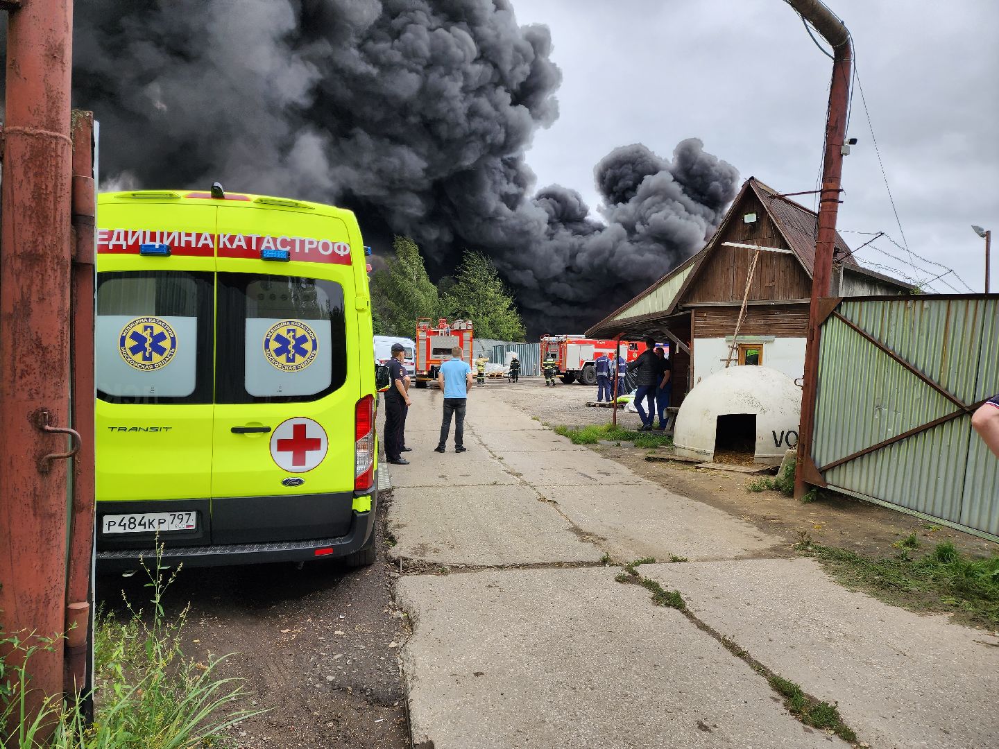 Раменское, ЧП, пожар на донинском шоссе, загорелся склад пластиковых изделий