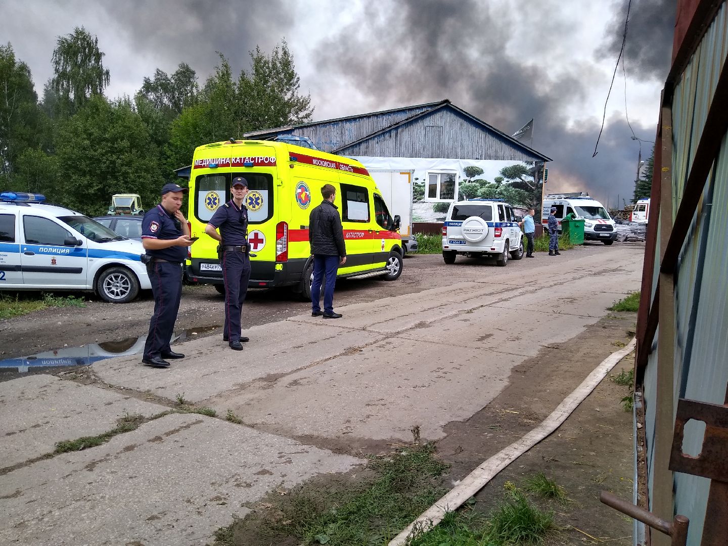 Раменское, ЧП, пожар на донинском шоссе, загорелся склад пластиковых изделий