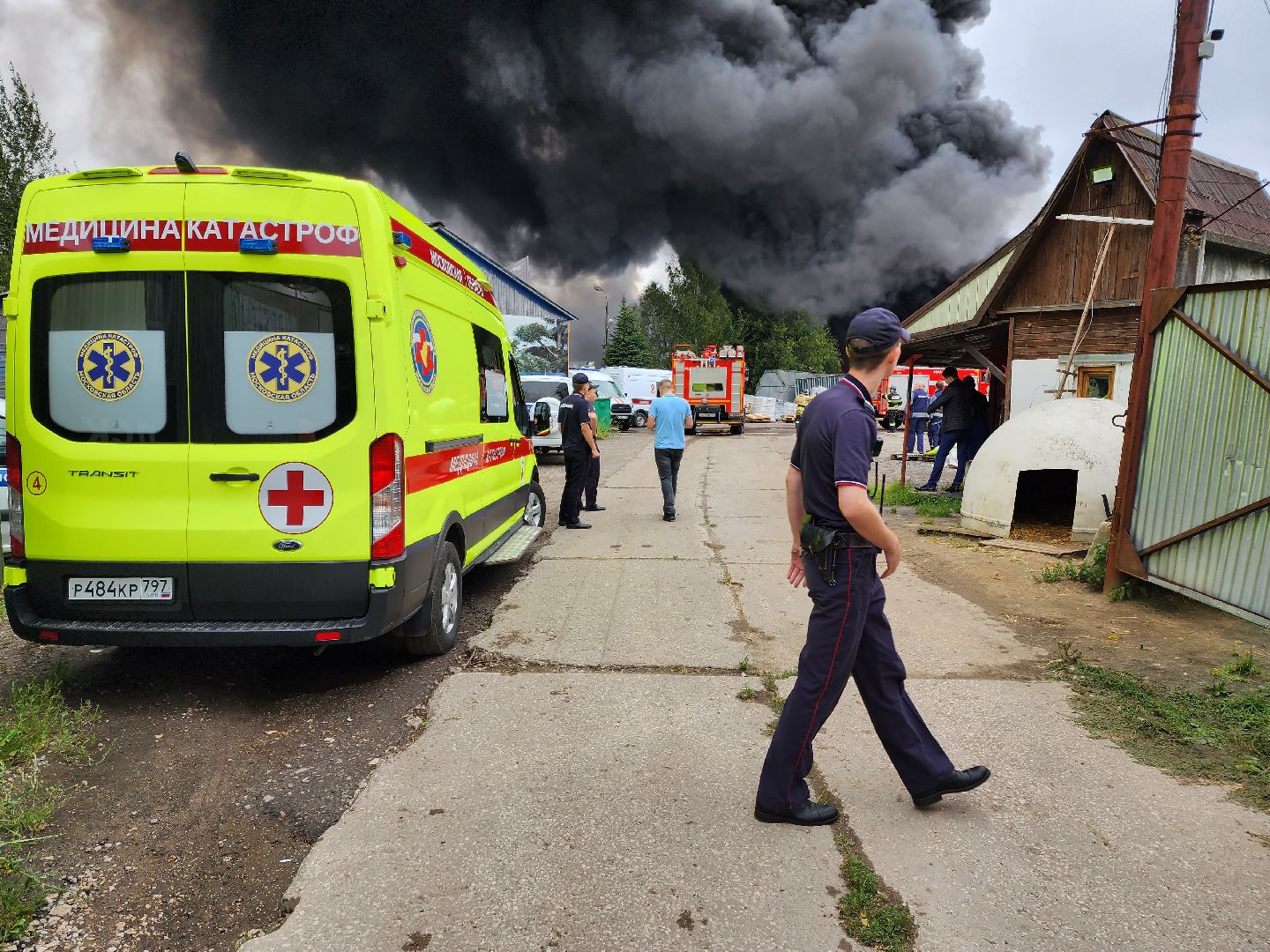 Раменское, ЧП, пожар на донинском шоссе, загорелся склад пластиковых изделий