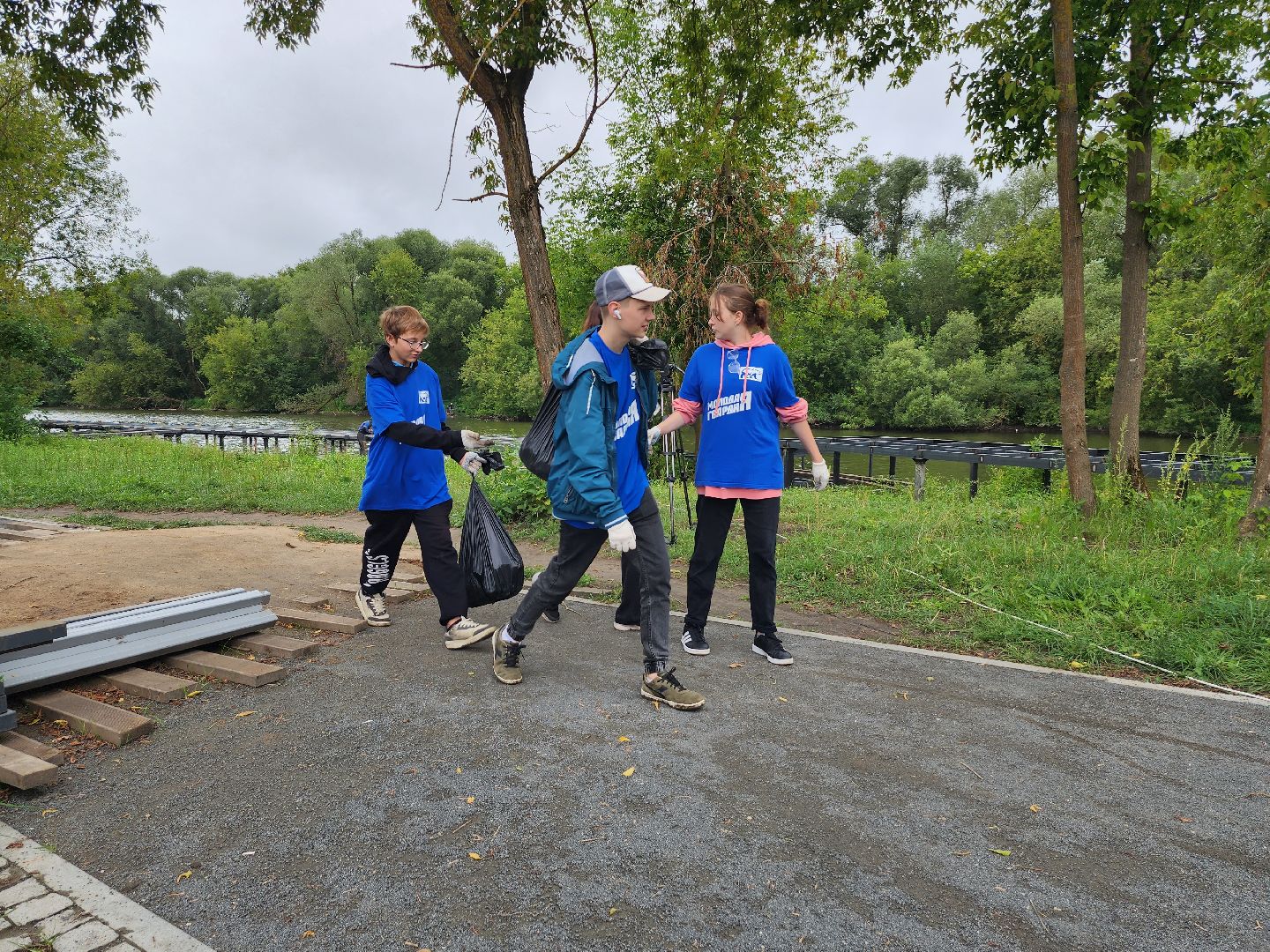 Принарский парк, серпухов, субботник, молодежь, акция, экология, экоактивист,