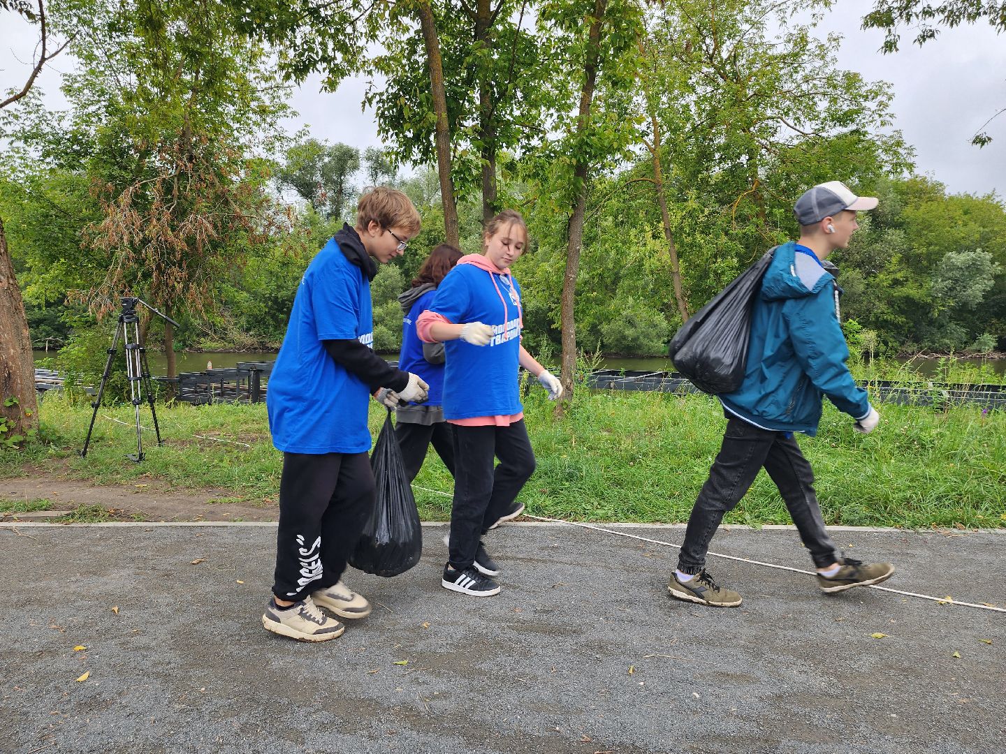 Принарский парк, серпухов, субботник, молодежь, акция, экология, экоактивист,