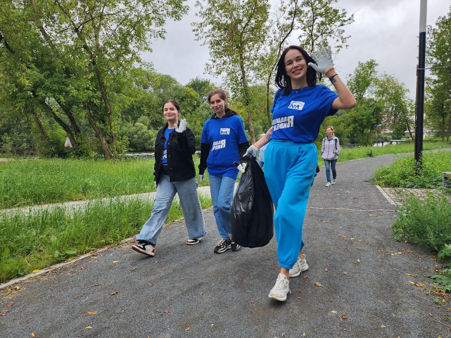 Принарский парк, серпухов, субботник, молодежь, акция, экология, экоактивист,