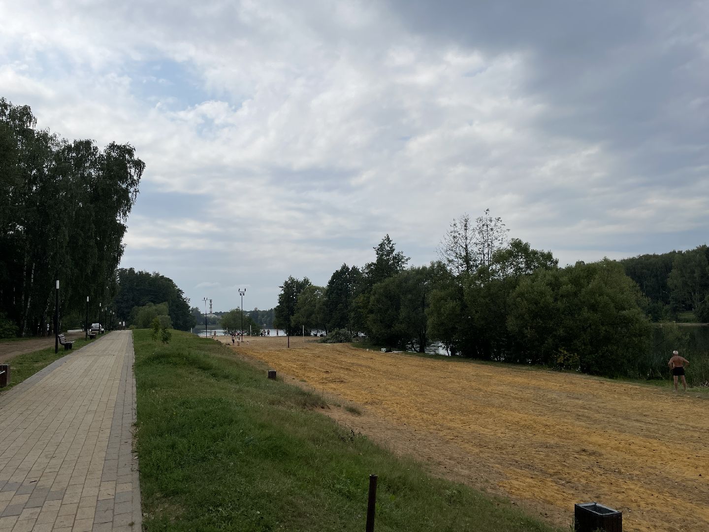 Благоустройство, озеро, песок, пляж