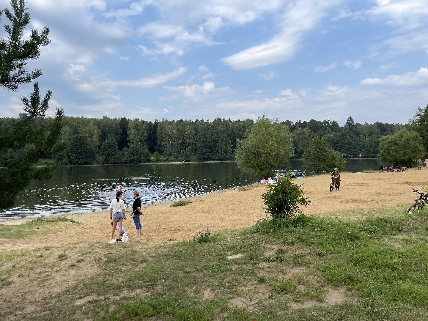 Благоустройство, озеро, песок, пляж