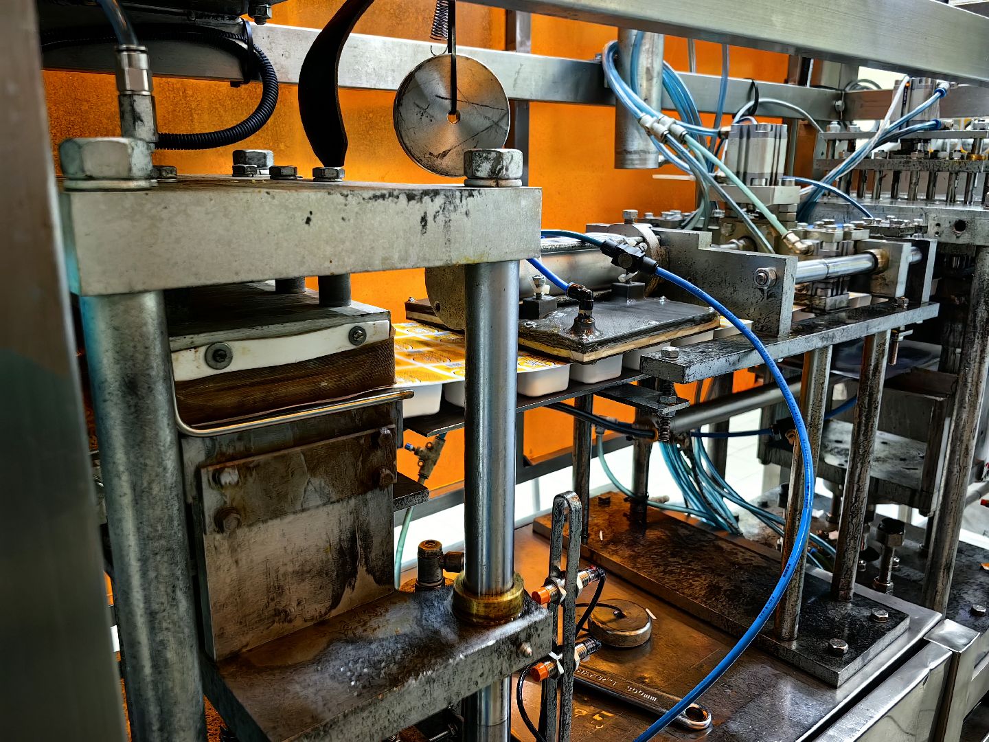 Нацпроект, производство, специи, соус