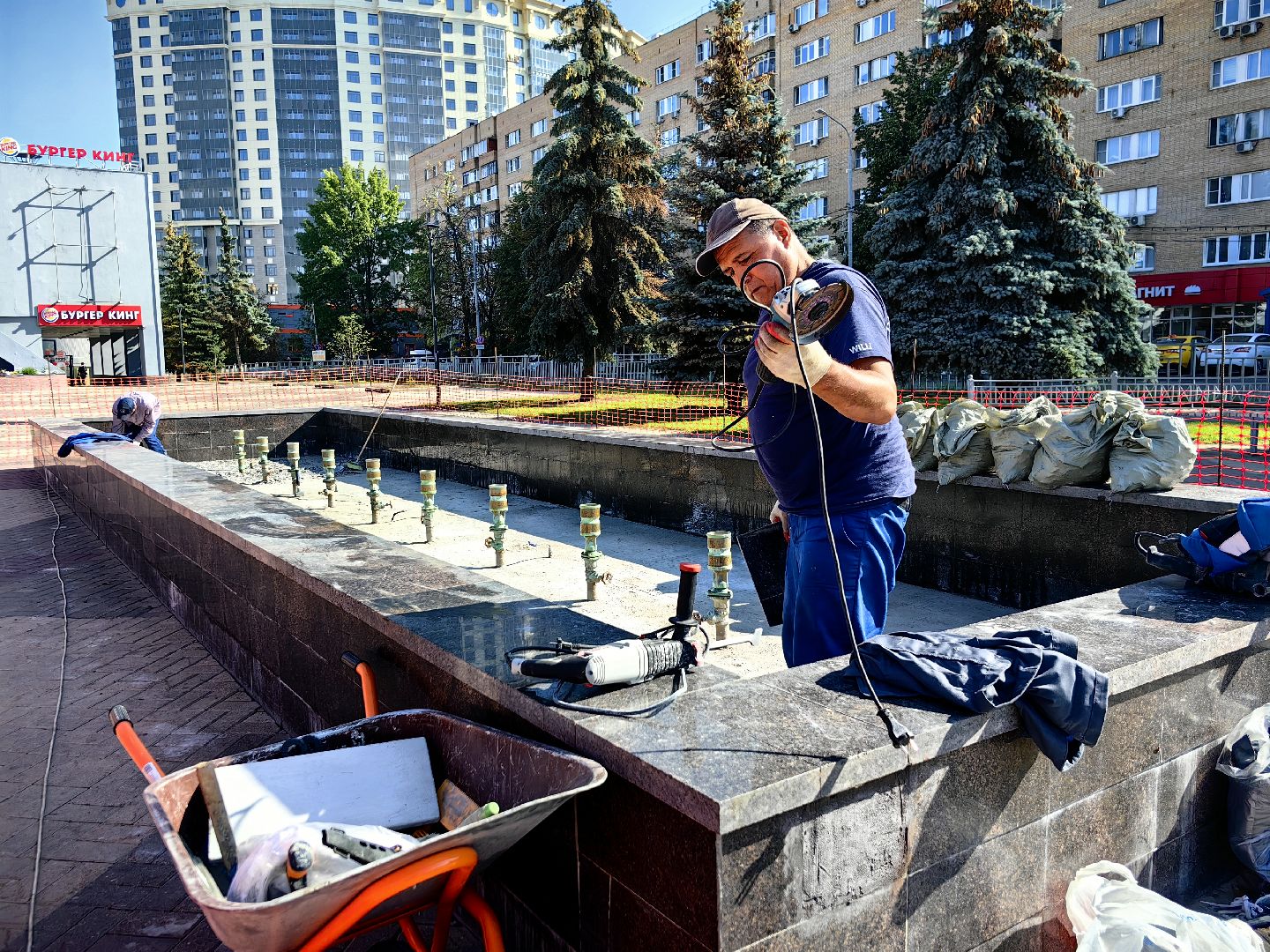 Фонтан, ремонт, День города, светильник