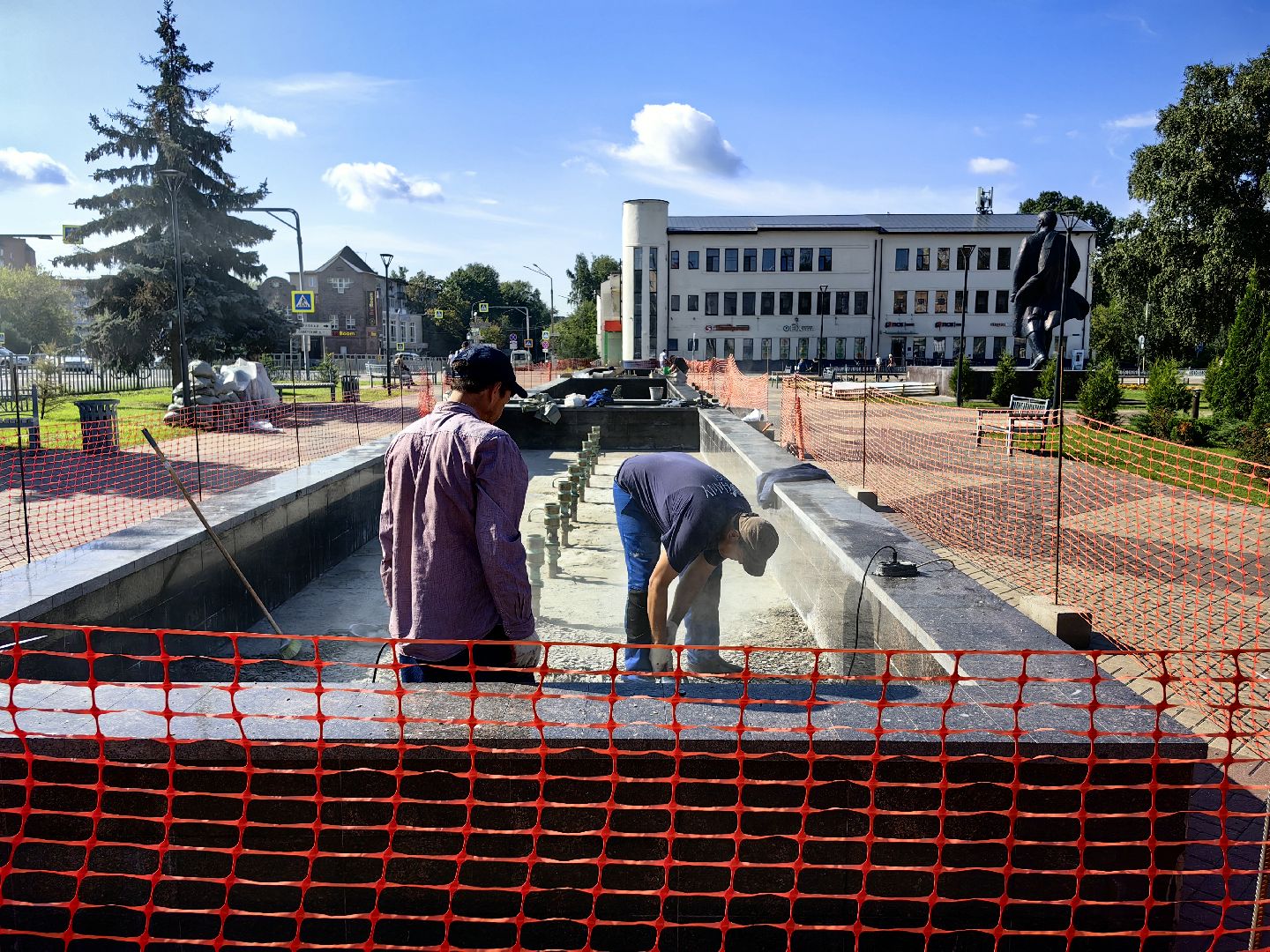 Фонтан, ремонт, День города, светильник