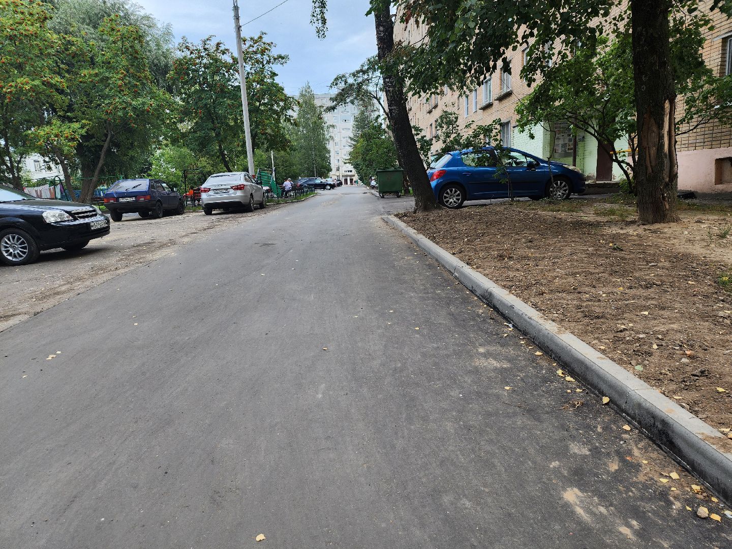 Павловский Посад, городской округ Павловский Посад, люди, благоустройство, двор асфальт, жители