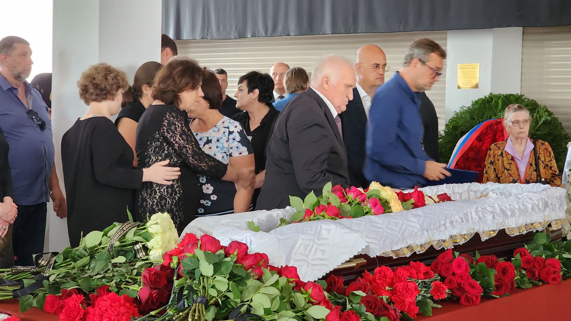 прощание, Наталия Королёва, похороны,