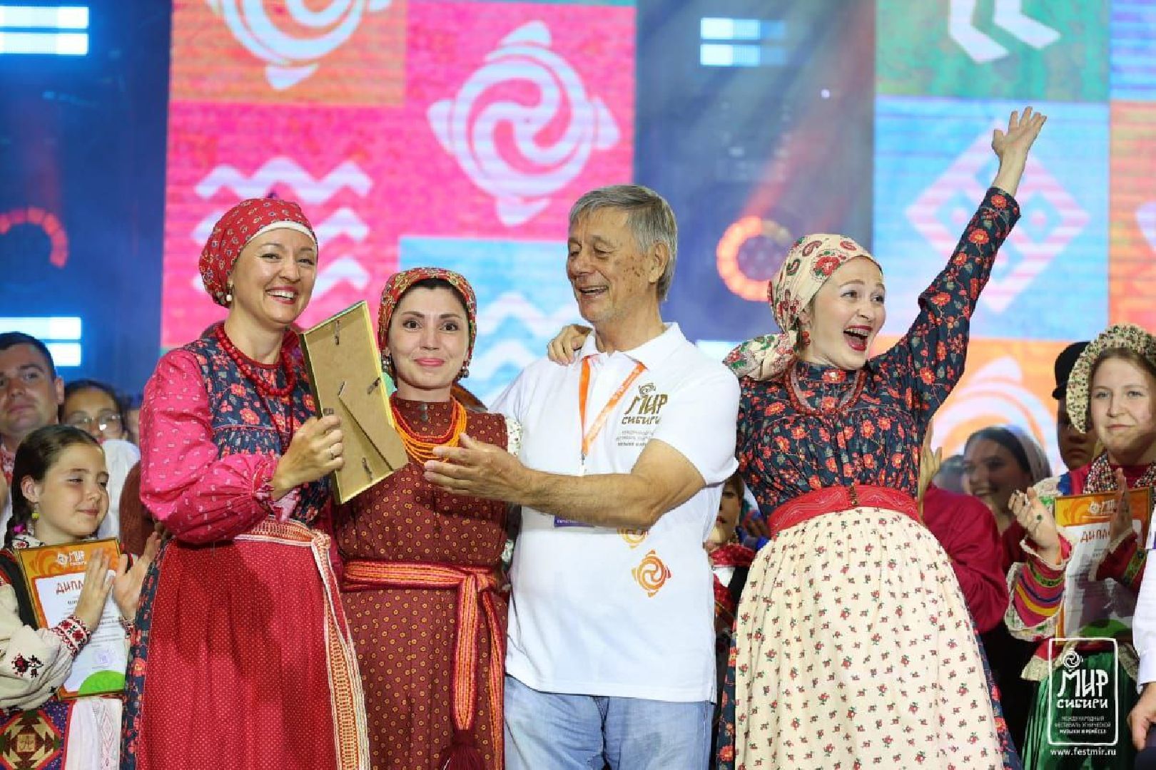 Балашиха, КДЦ «Заря», фестиваль «МИР Сибири», народные песни, фольклор, Ой да распроклятые таёжные комары, Шушенское