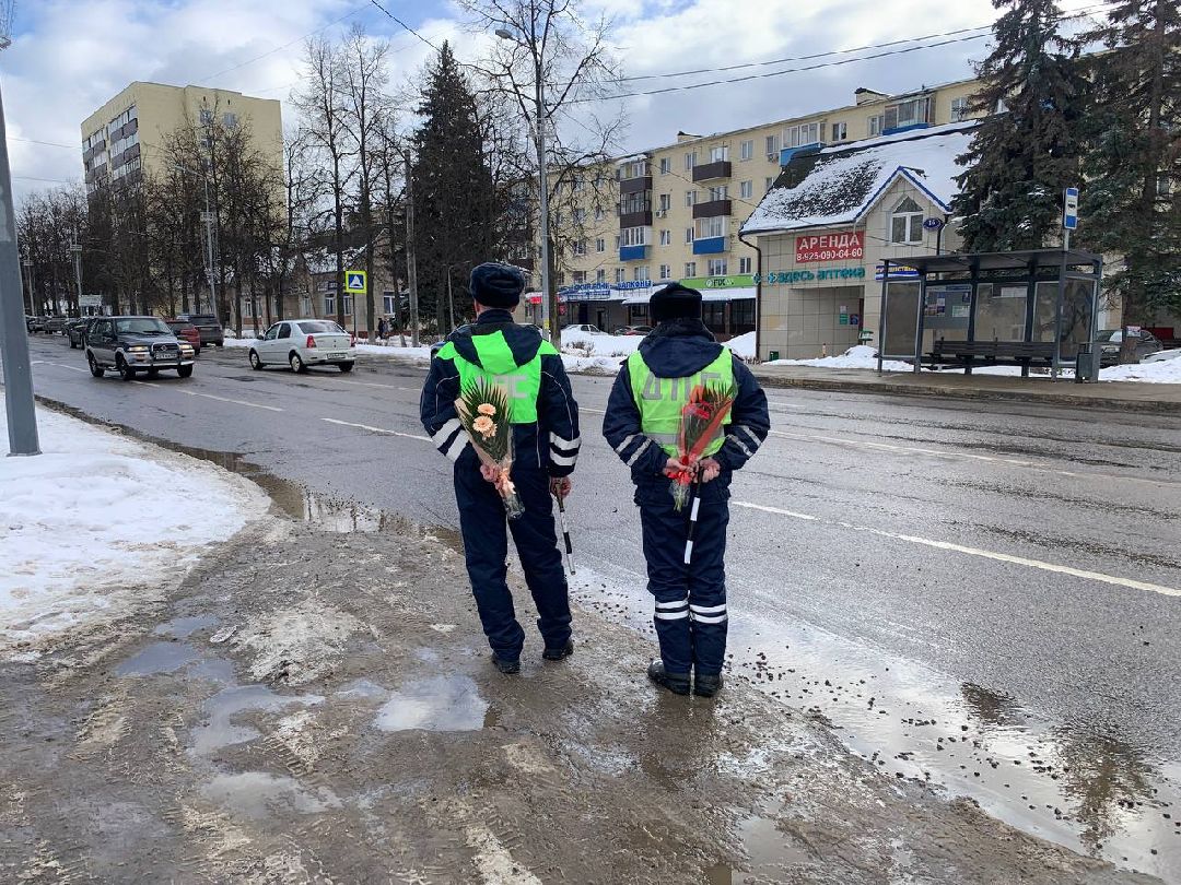 праздник, автомобили, ГАИ, 8 марта, Воскресенск, автоледи