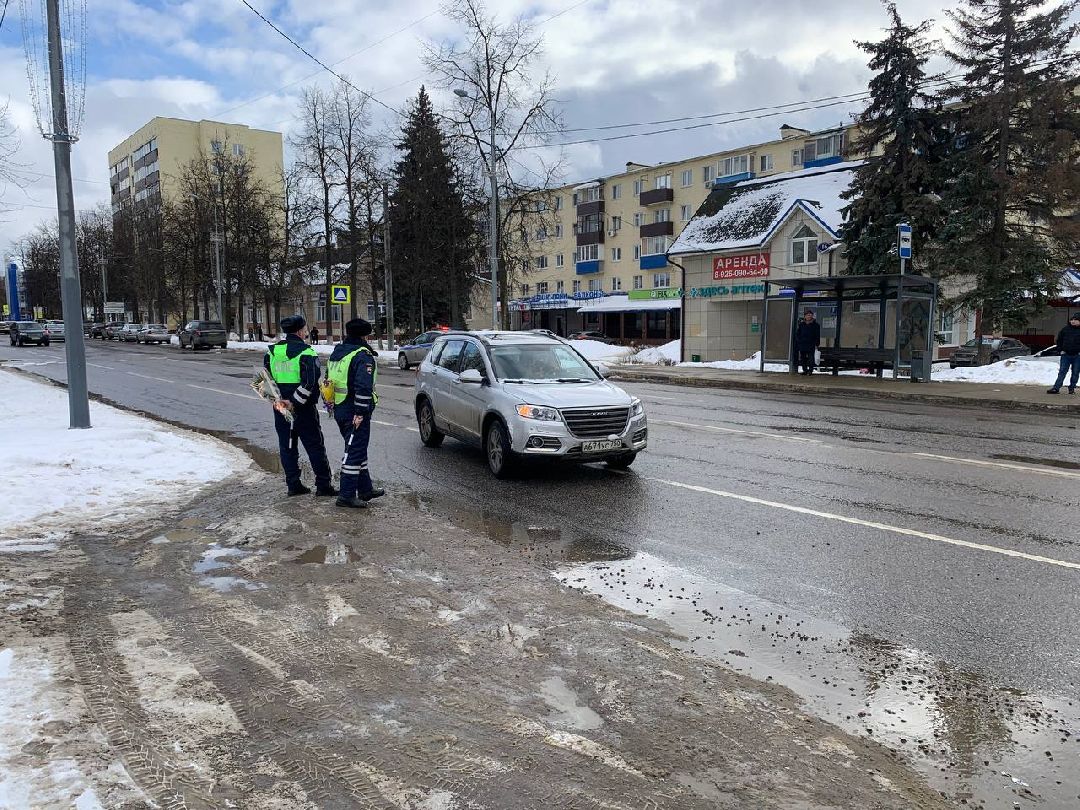 праздник, автомобили, ГАИ, 8 марта, Воскресенск, автоледи