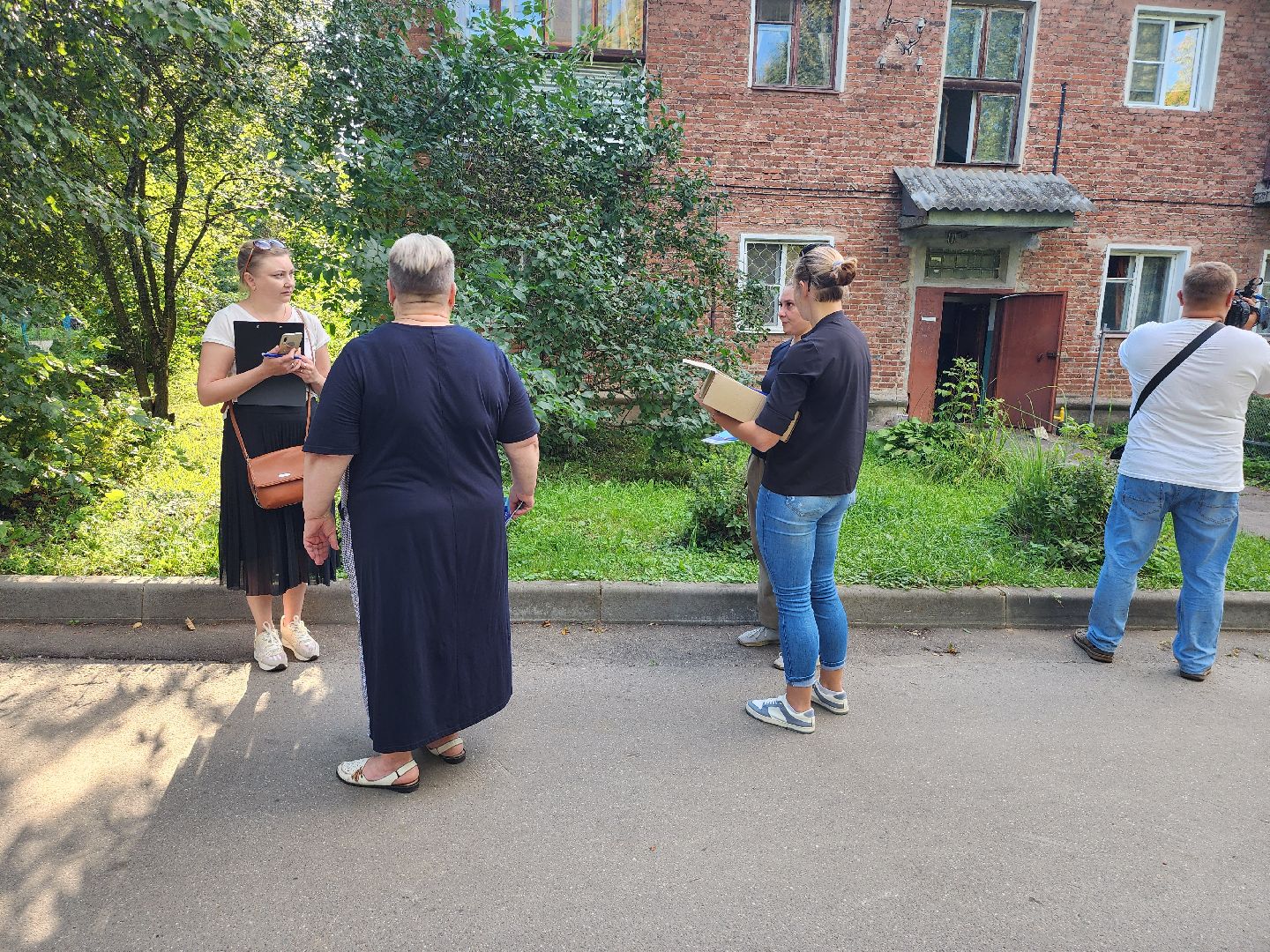 улица швагирева, серпухов, двор, дворовая территория, встреча с жителями, депутат,