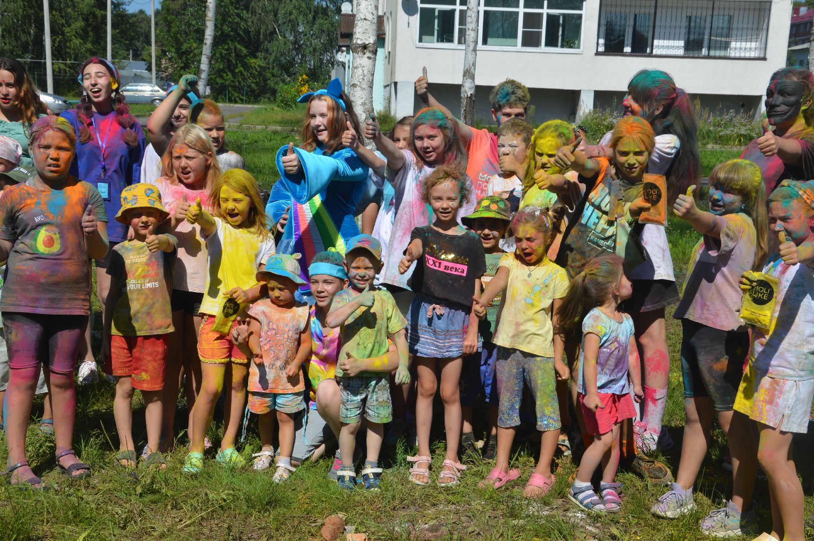 Шатура, Керва, краски Холи, Холи Индия, праздник двора