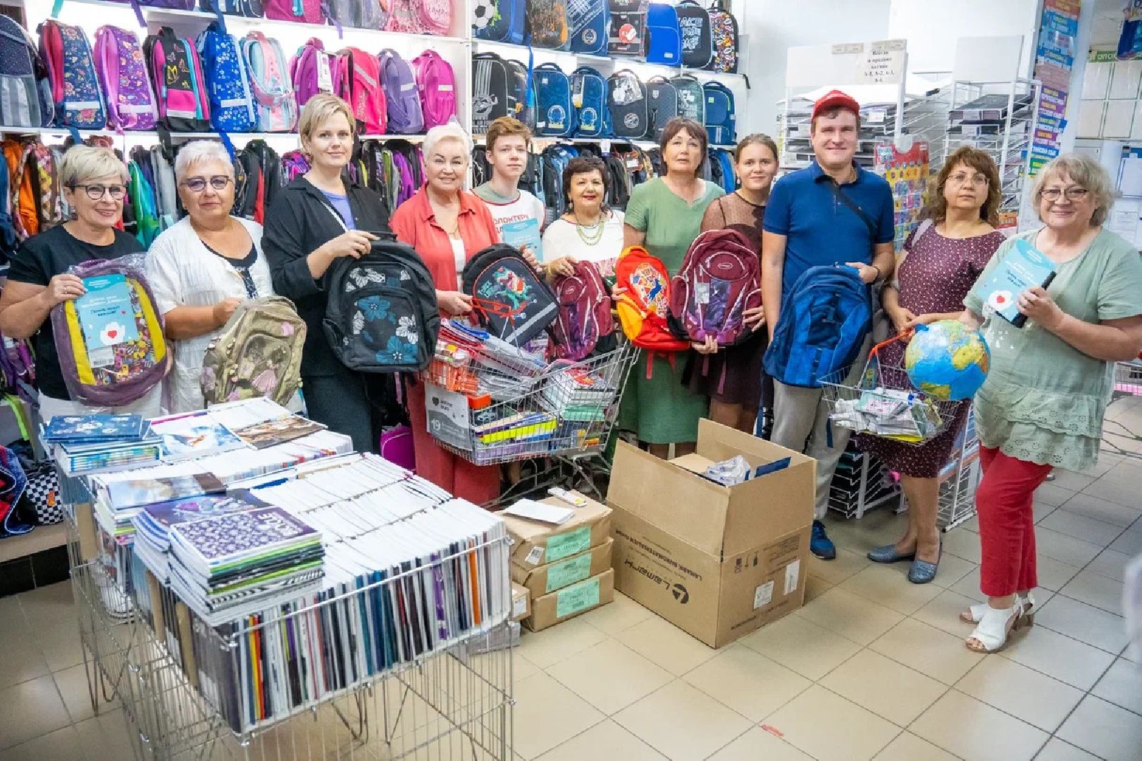 Акция, МИСК, волонтеры Подмосковья, канцтовары, гуманитарная помощь, дети Донбасса, общественная палата