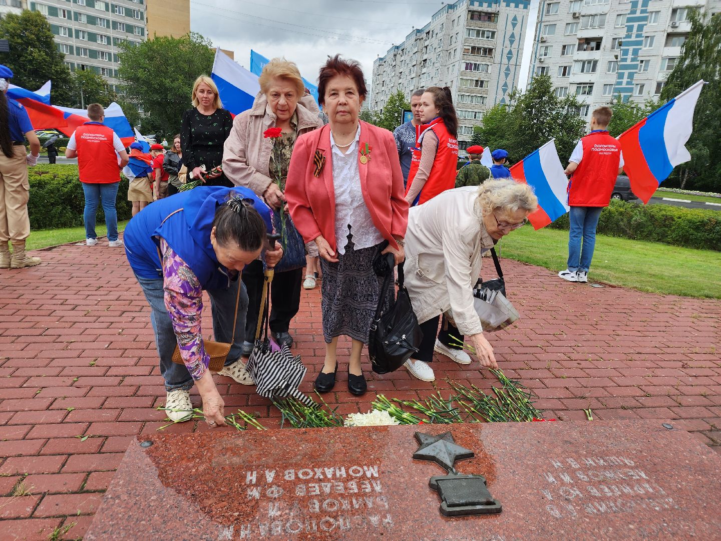 День ВВС, Мытищи, возложение цветов, памятник лётчикам мытищинского аэроклуба, Нина Распопова