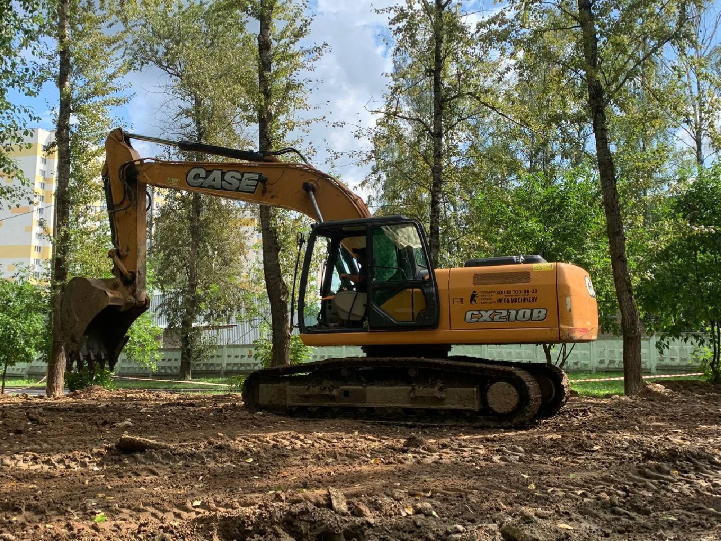Мытищи, сквер института минобороны, институт связи им. Белова, военная техника
