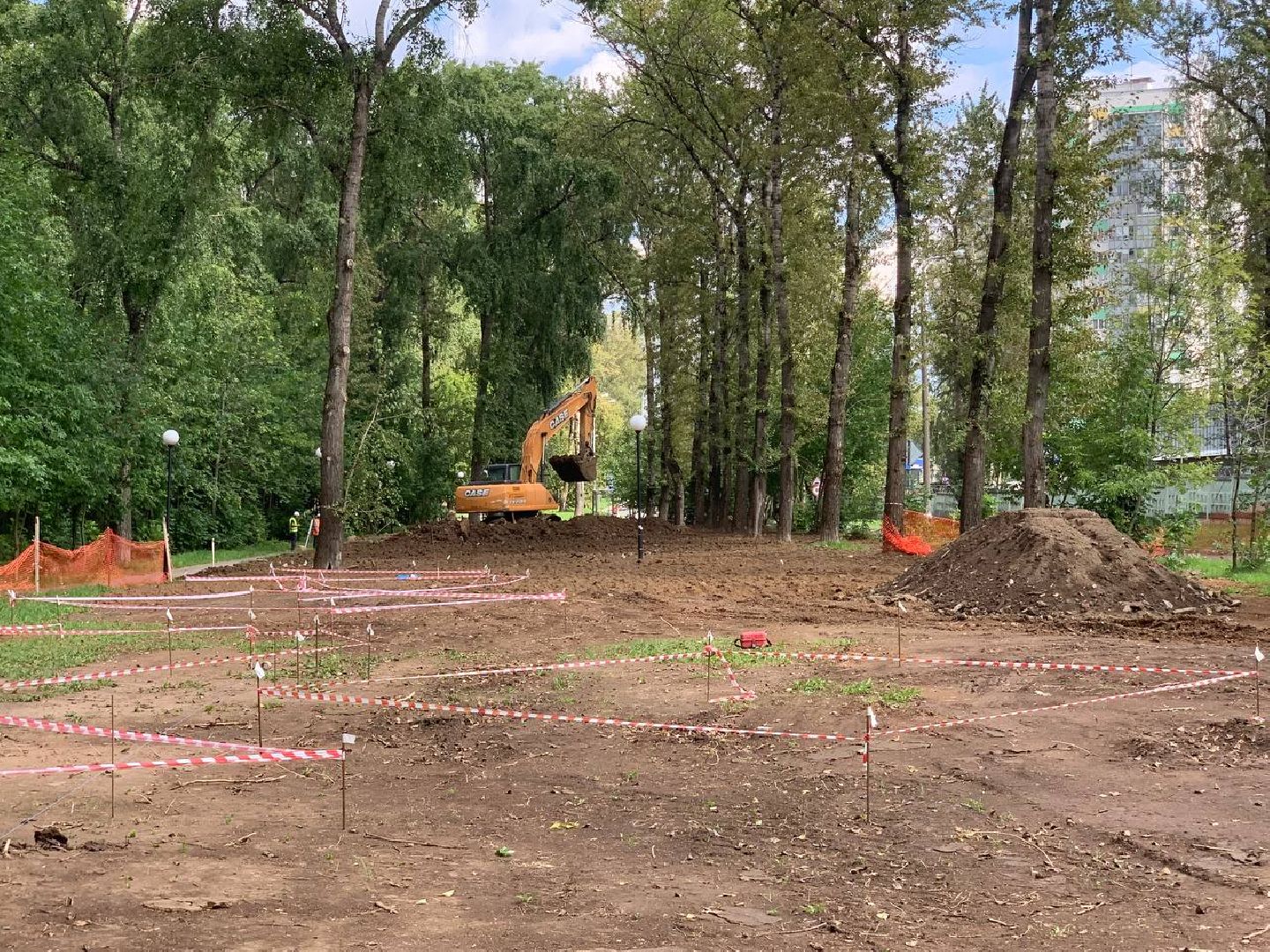 Мытищи, сквер института минобороны, институт связи им. Белова, военная техника