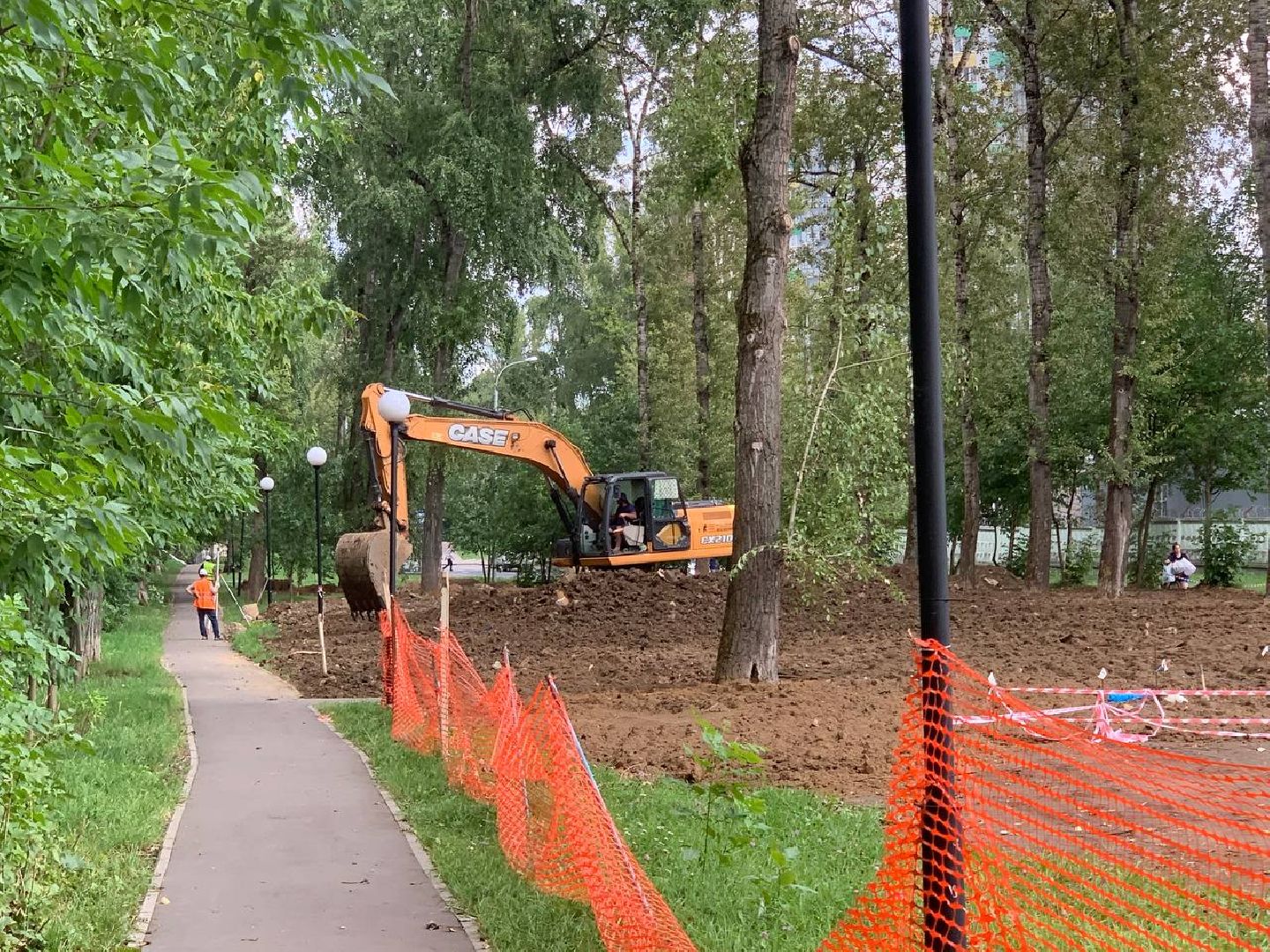 Мытищи, сквер института минобороны, институт связи им. Белова, военная техника