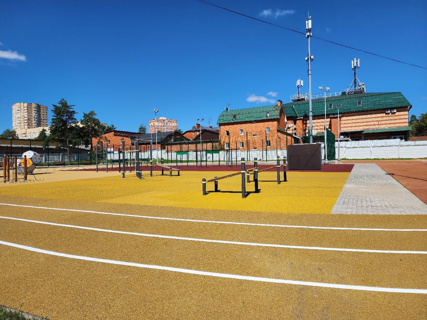 Раменское, благоустройство, на территории Раменской средней школы №6 оборудовали новую спортивную площадку