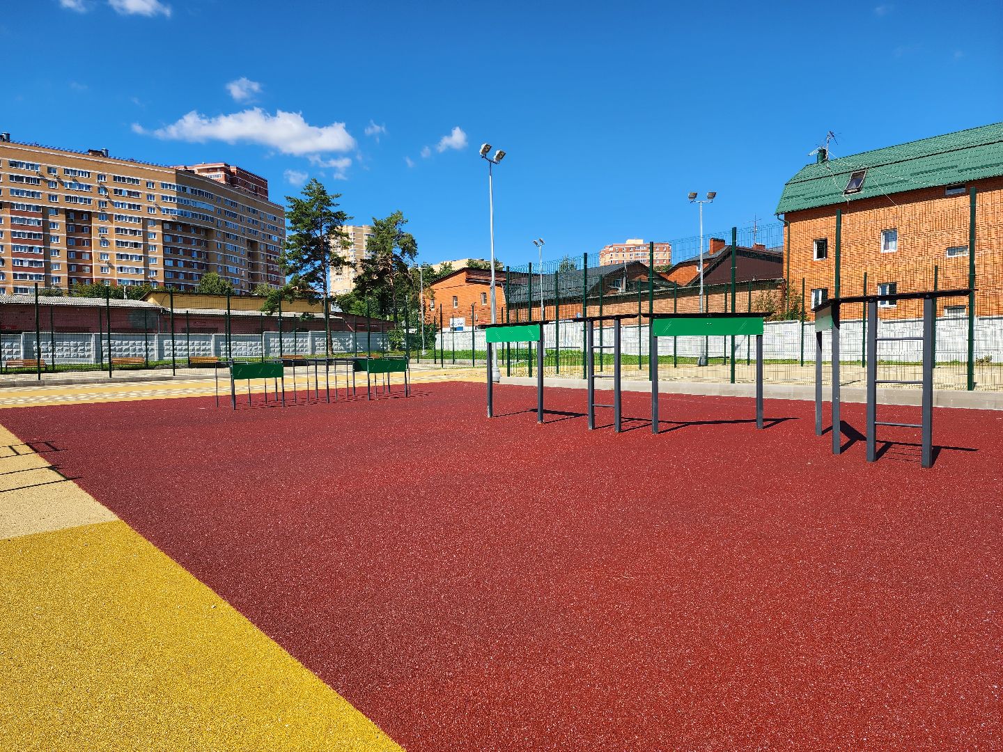 Раменское, благоустройство, на территории Раменской средней школы №6 оборудовали новую спортивную площадку