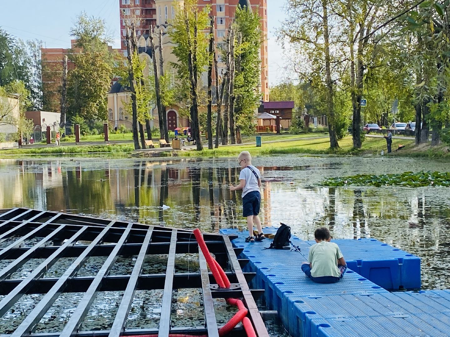 Балашиха, пруд Керосинка, покорми уток