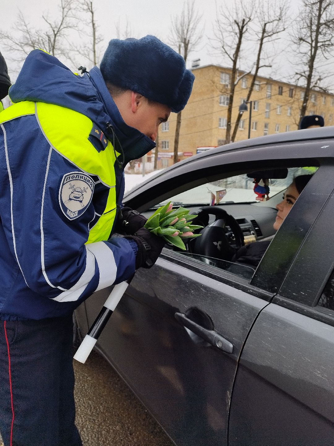 Истра, ГИБДД, цветы, женщины, 8 марта, акция