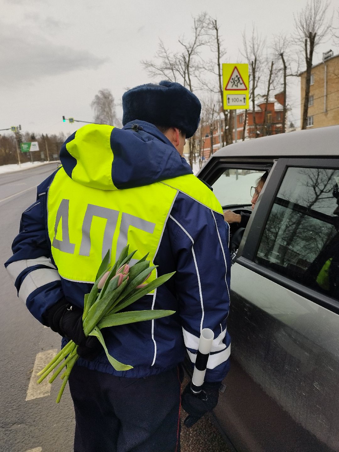 Истра, ГИБДД, цветы, женщины, 8 марта, акция