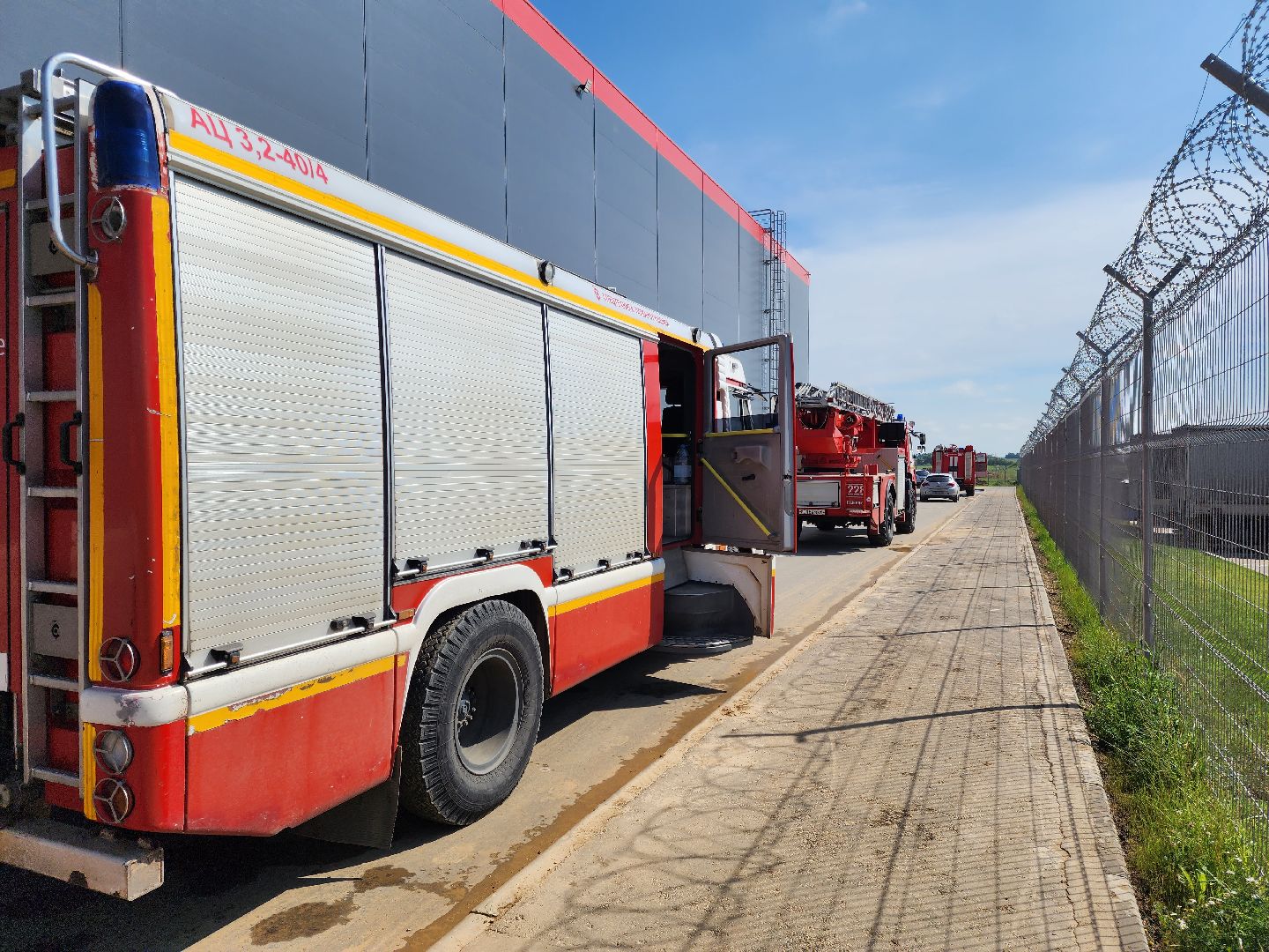 ЧП, пожар, склад