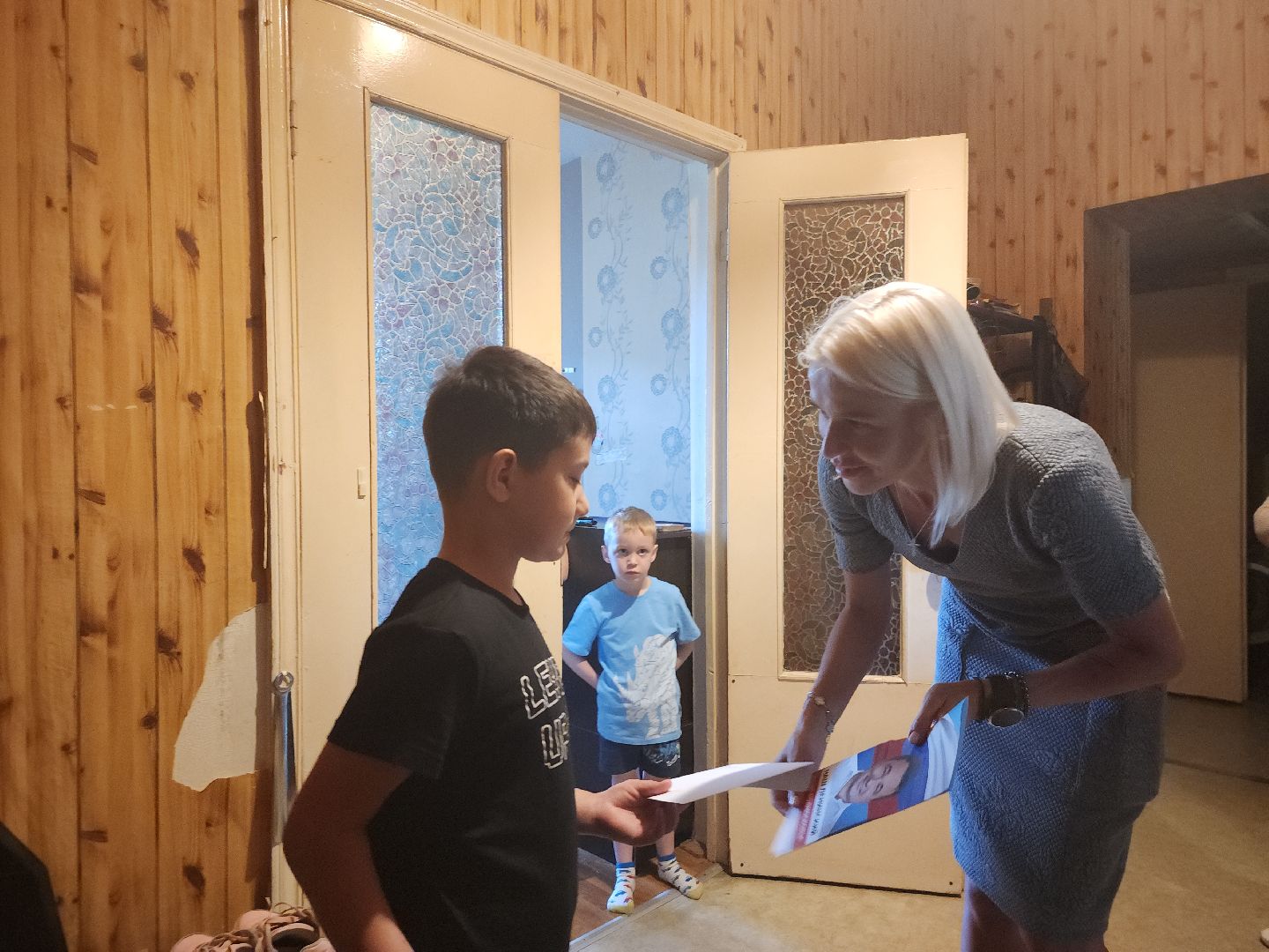 дети; подарочный рюкзак; день знаний; команда губернатора