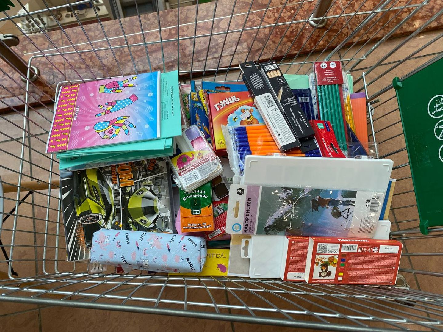 Чехов, волонтеры, акция, собери ребенка в школу, помощь