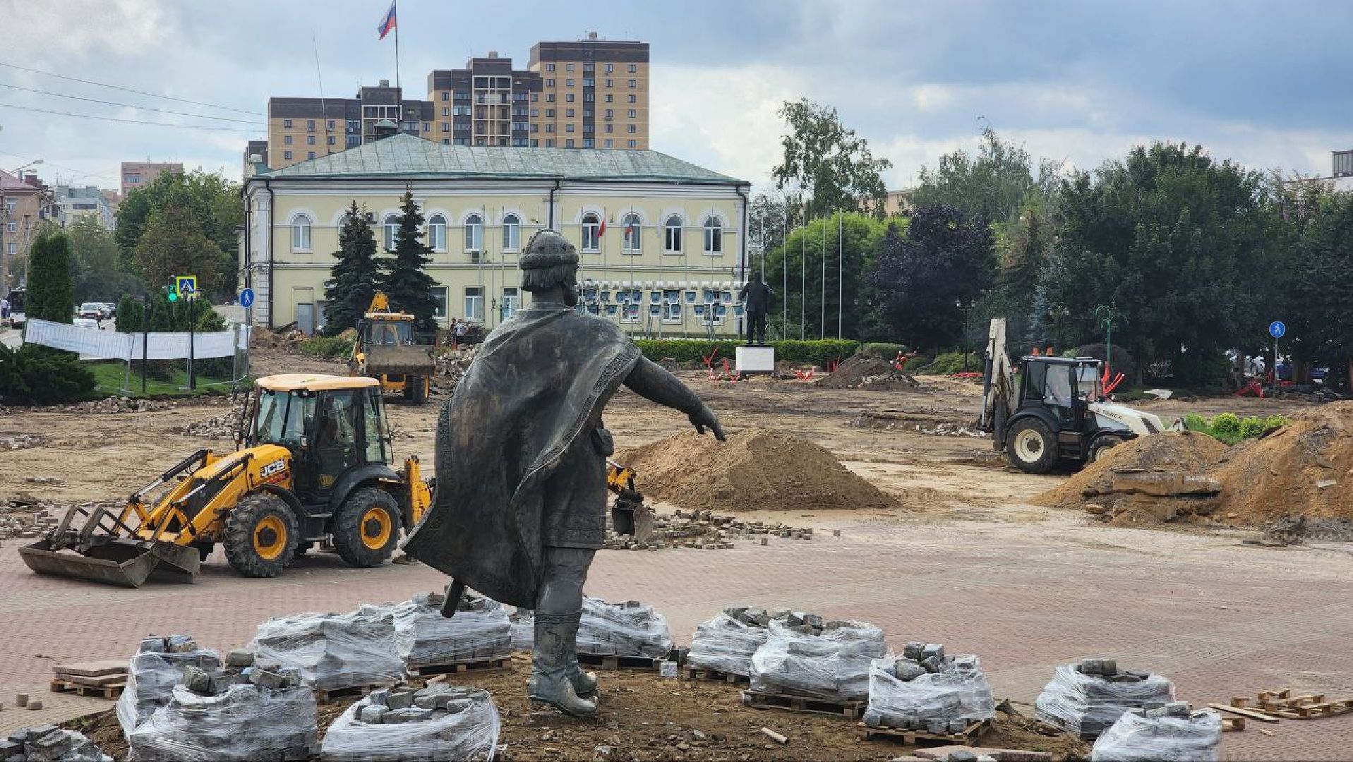 Дмитров, Советская площадь, Минблаго