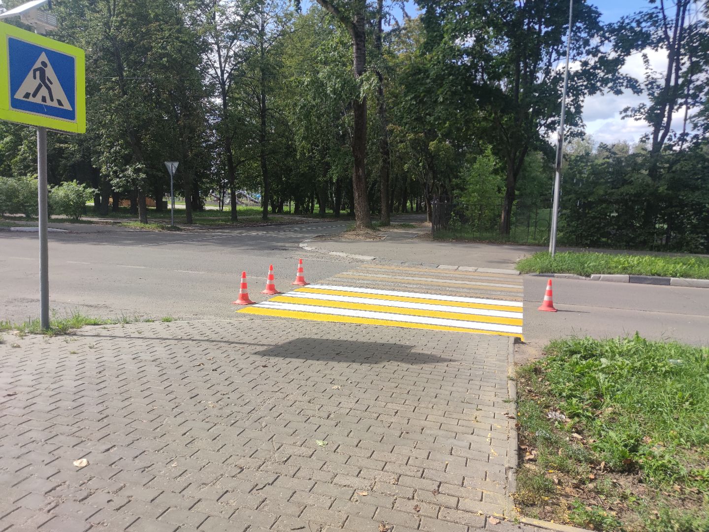 Пешеходный переход, разметка, дорога, Дубна