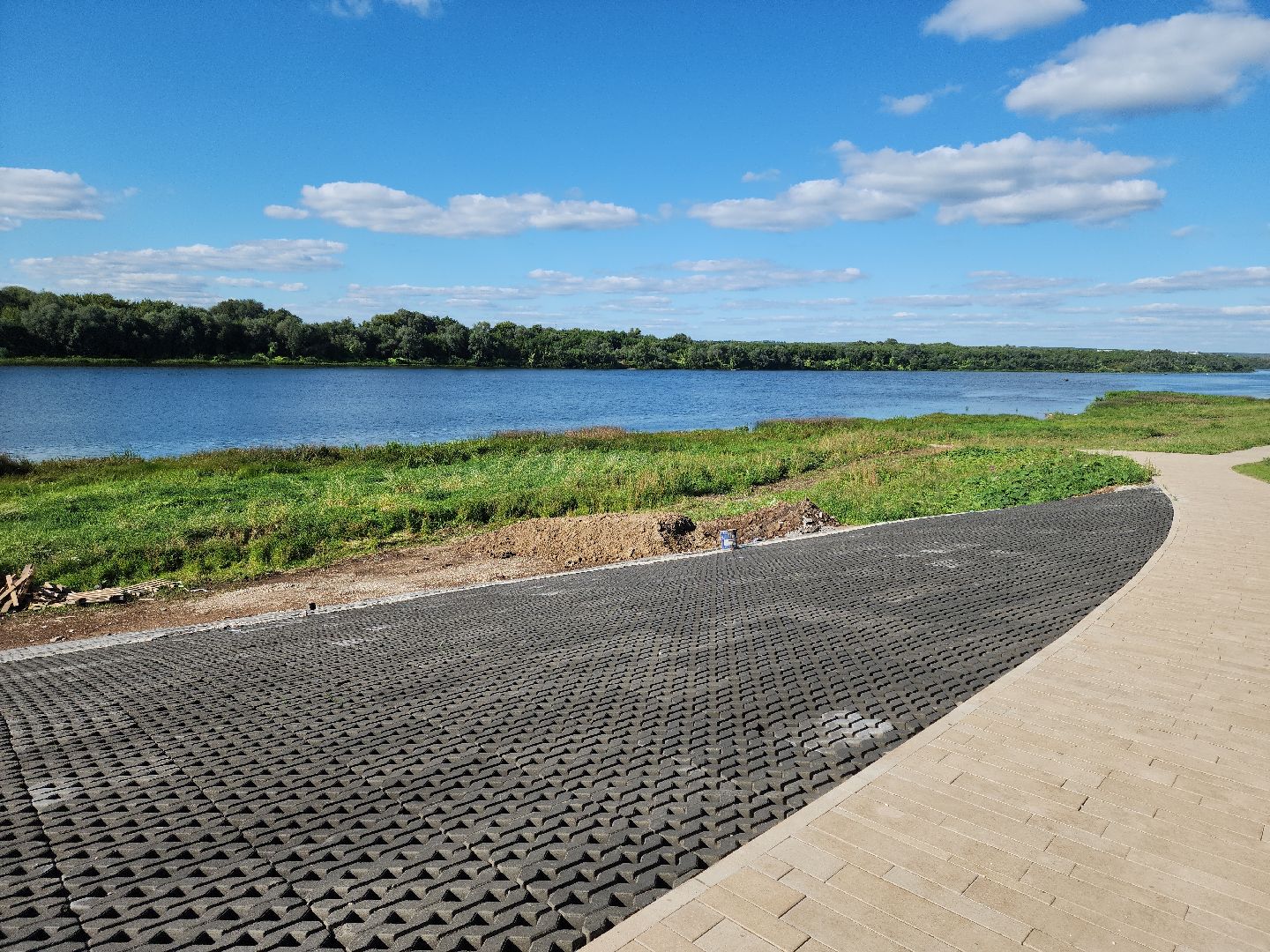 Кашира, набережная, благоустройство, детская площадка, освещение