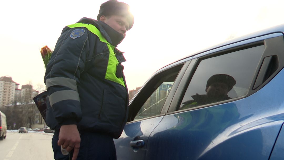 ГИБДД, Цветы для автоледи, женщина за рулем, нарушение, ПДД, водитель, Реутов