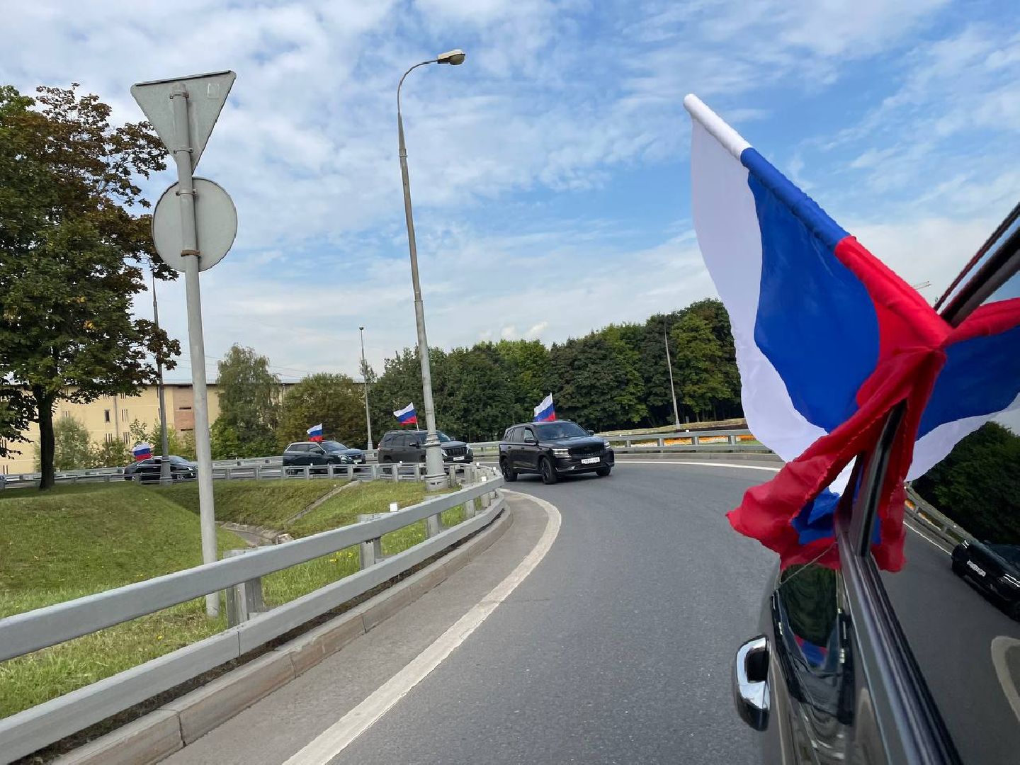 Реутов, День флага, символ, флаг, автопробег