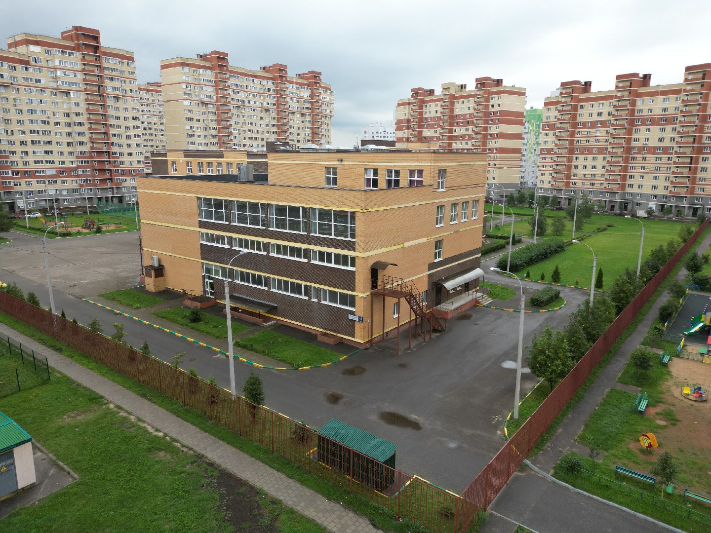 школа, дети, образование, видео с коптера,