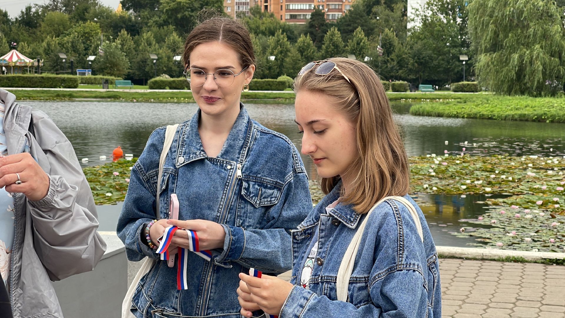 Одинцово, флаг, акция, общественная организация, мамина помощь, день флага, флаг, акция, сувенир, подарок, воспитание,