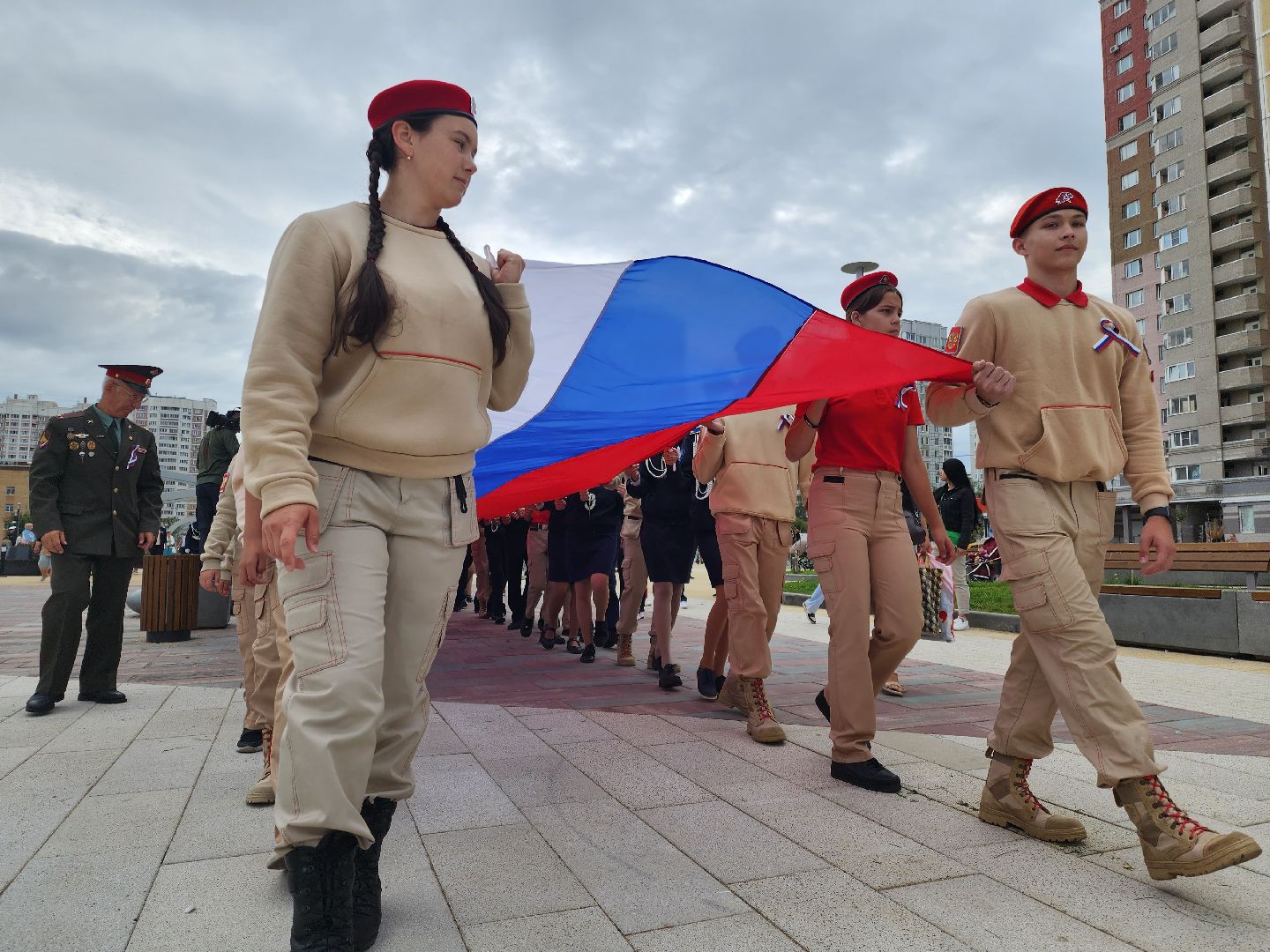 Подольск, флаг РФ, День государственного флага, праздник, акция, патриотизм, молодежь,