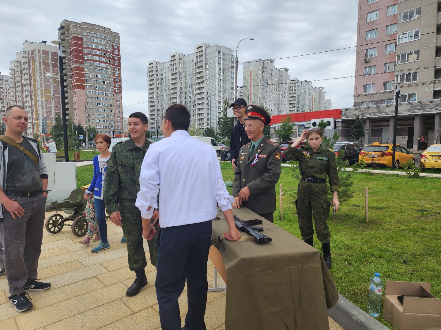 Подольск, флаг РФ, День государственного флага, праздник, акция, патриотизм, молодежь,