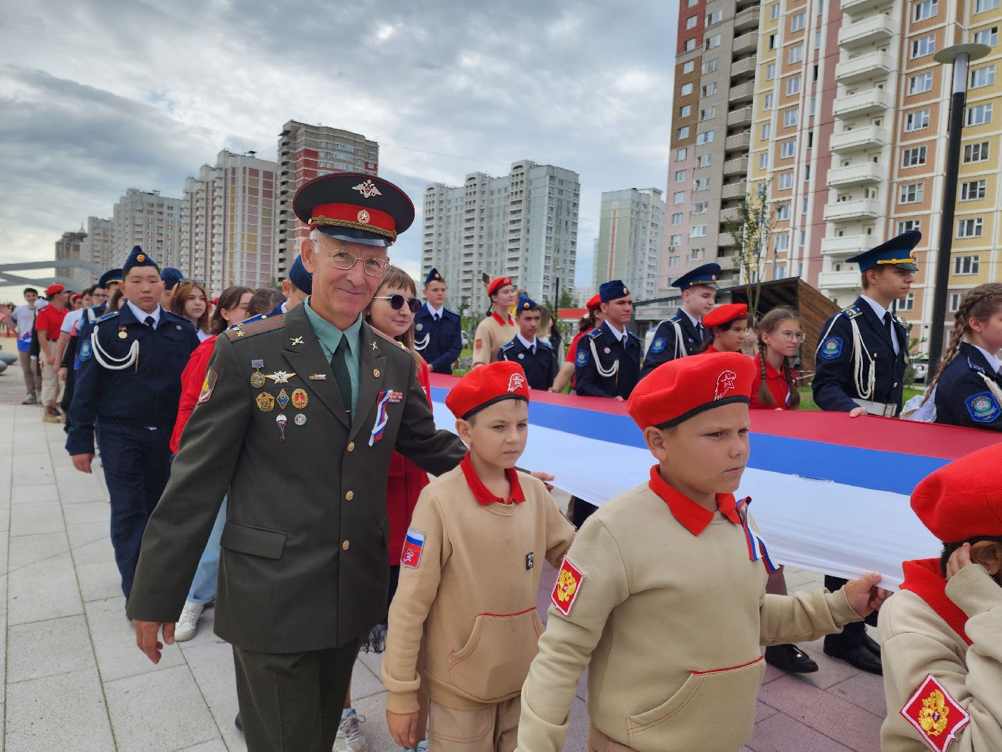 Подольск, флаг РФ, День государственного флага, праздник, акция, патриотизм, молодежь,