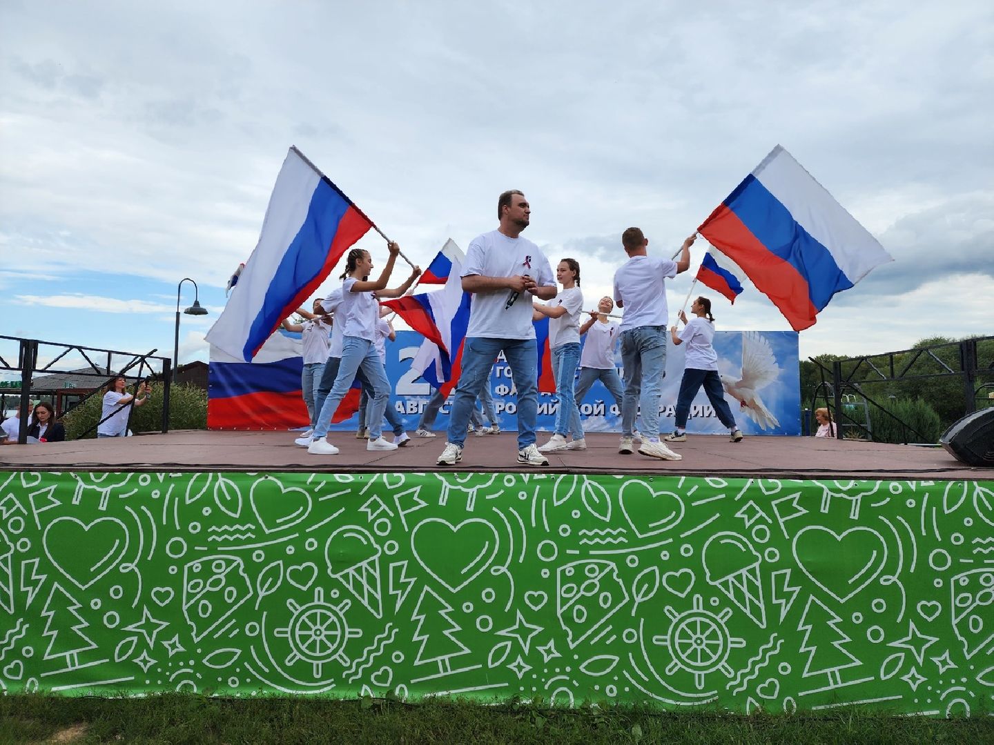 Солнечногорск, Флаг России, триколор, Сенеж, флешмоб