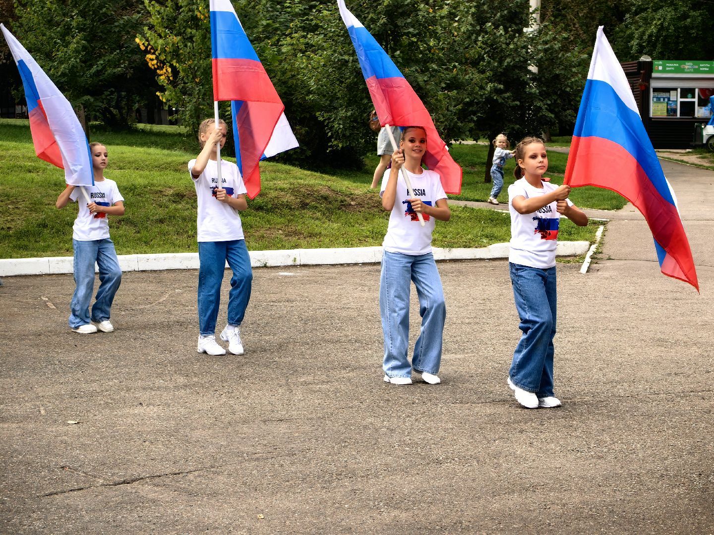 Праздник, парк, День Государственного флага, духовность, вера