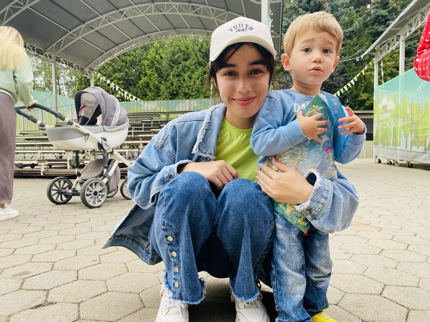 Домодедово, флаг россии, патриотизм, Российский триколор, выставка флагов, парк Елочки