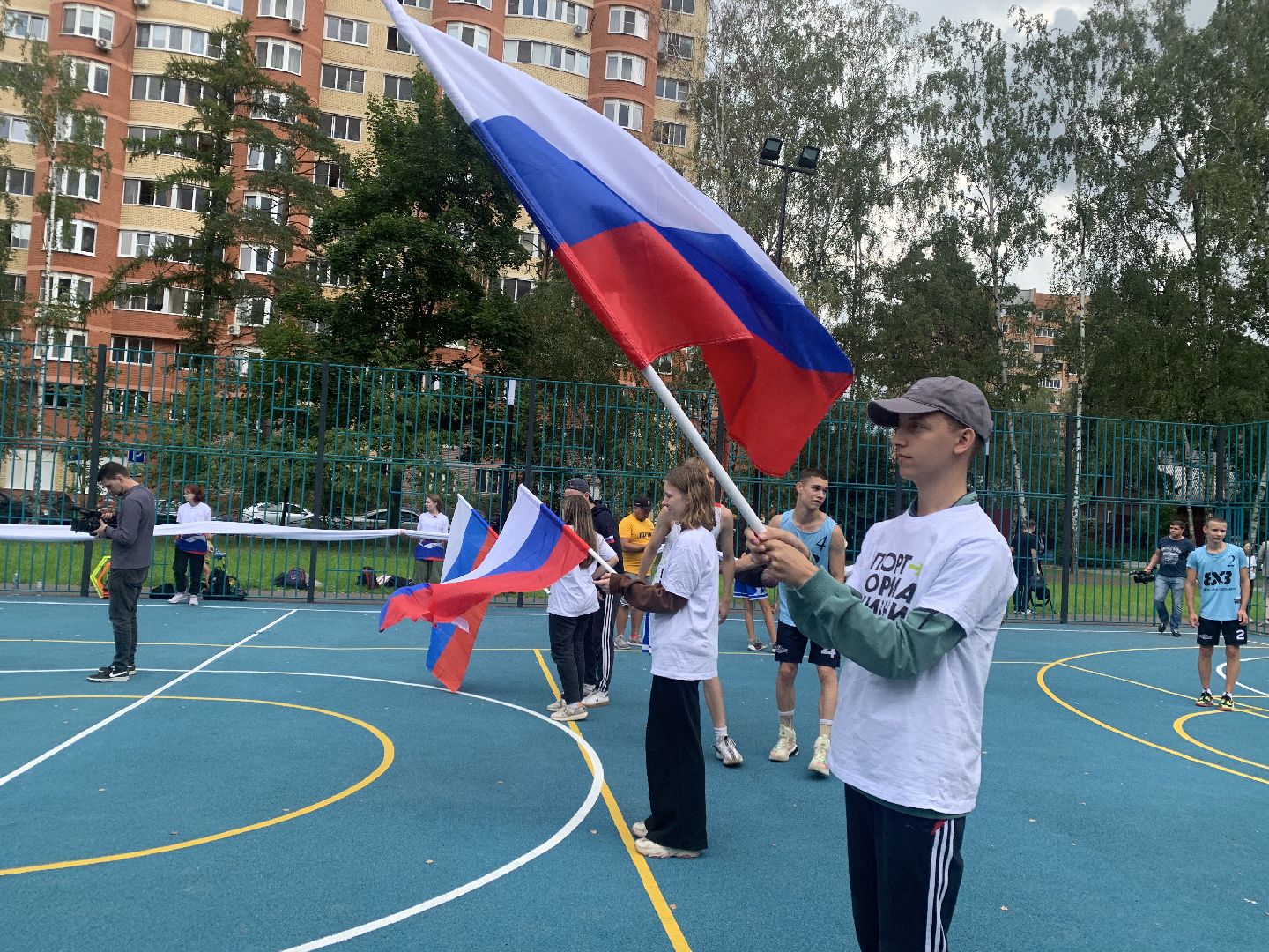 Балашиха, Подмосковье, благоустройство, берёзовая роща, сквер, день флага России, спортплощадка