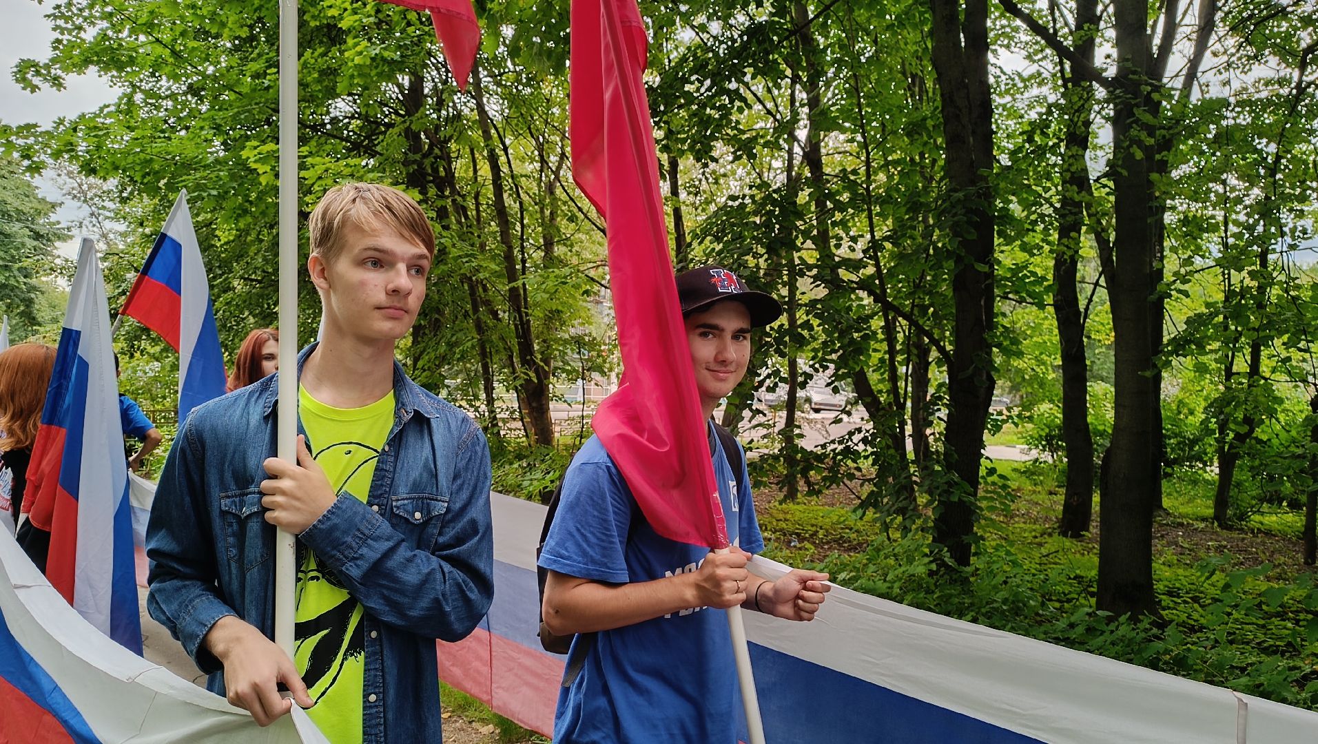 Лобня, флешмоб, флаг