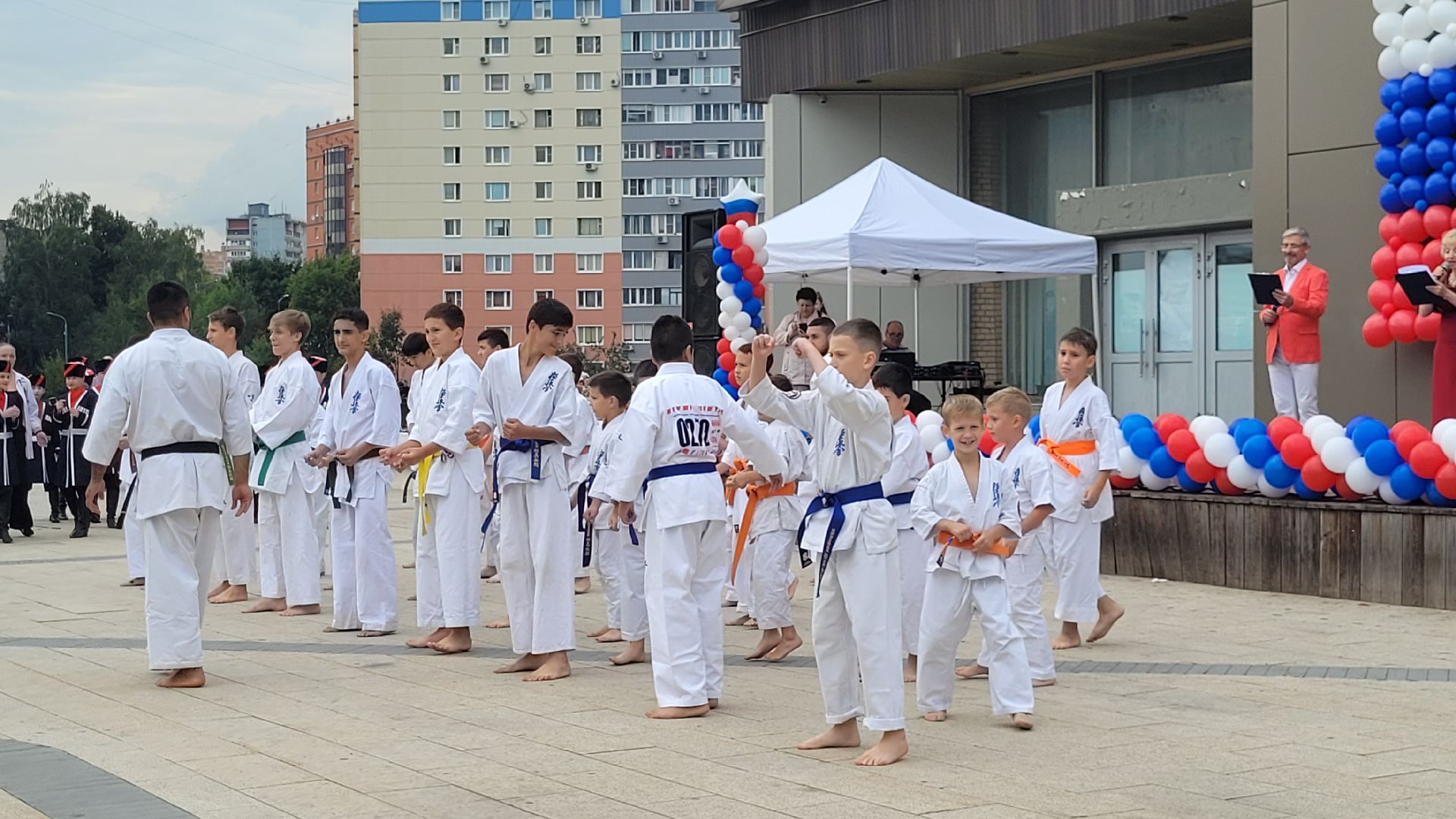 день флага; единство; видное; праздник; патриотизм