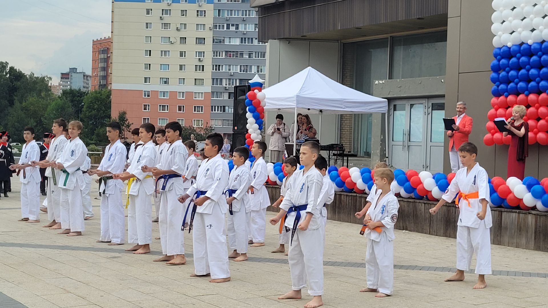 день флага; единство; видное; праздник; патриотизм