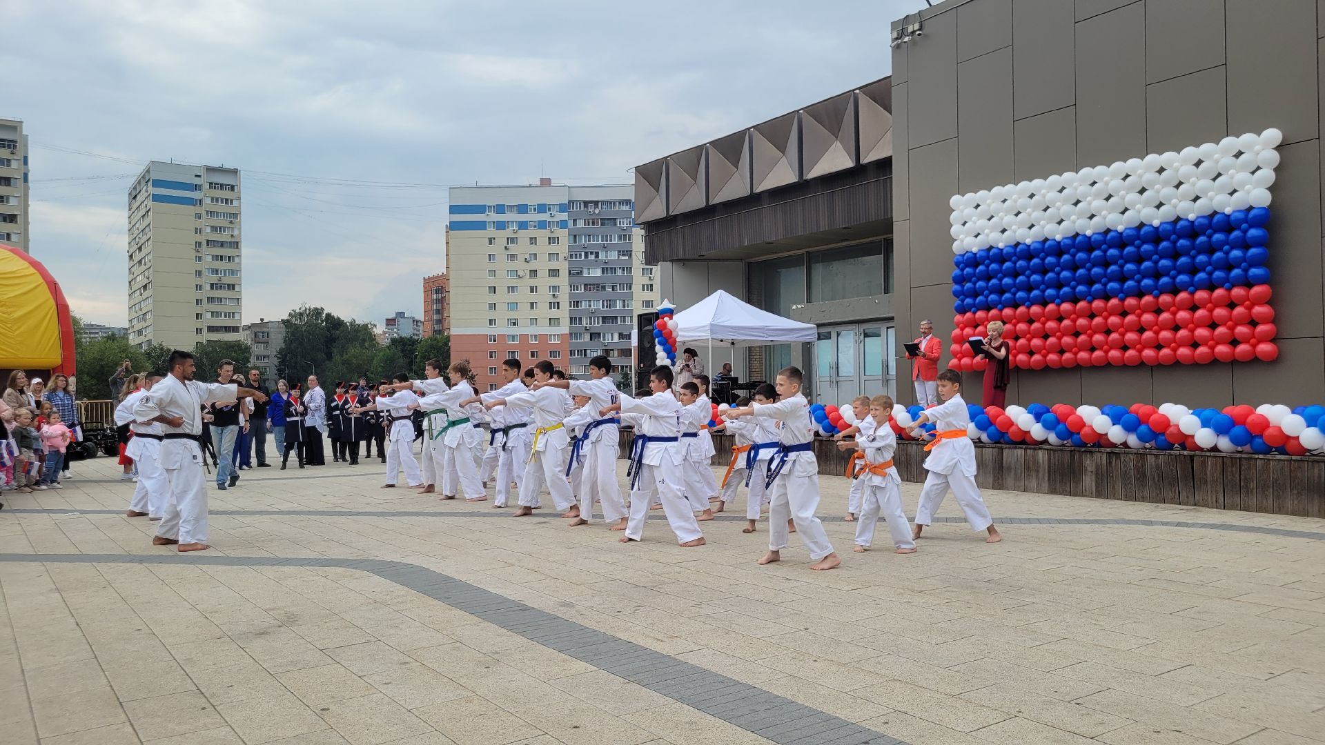 день флага; единство; видное; праздник; патриотизм